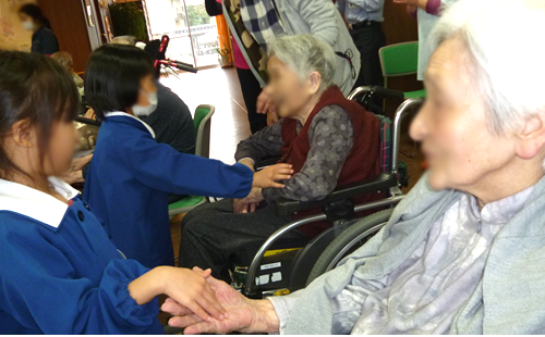 11月 敬川保育所ふれあい交流 11月 敬川保育所ふれあい交流